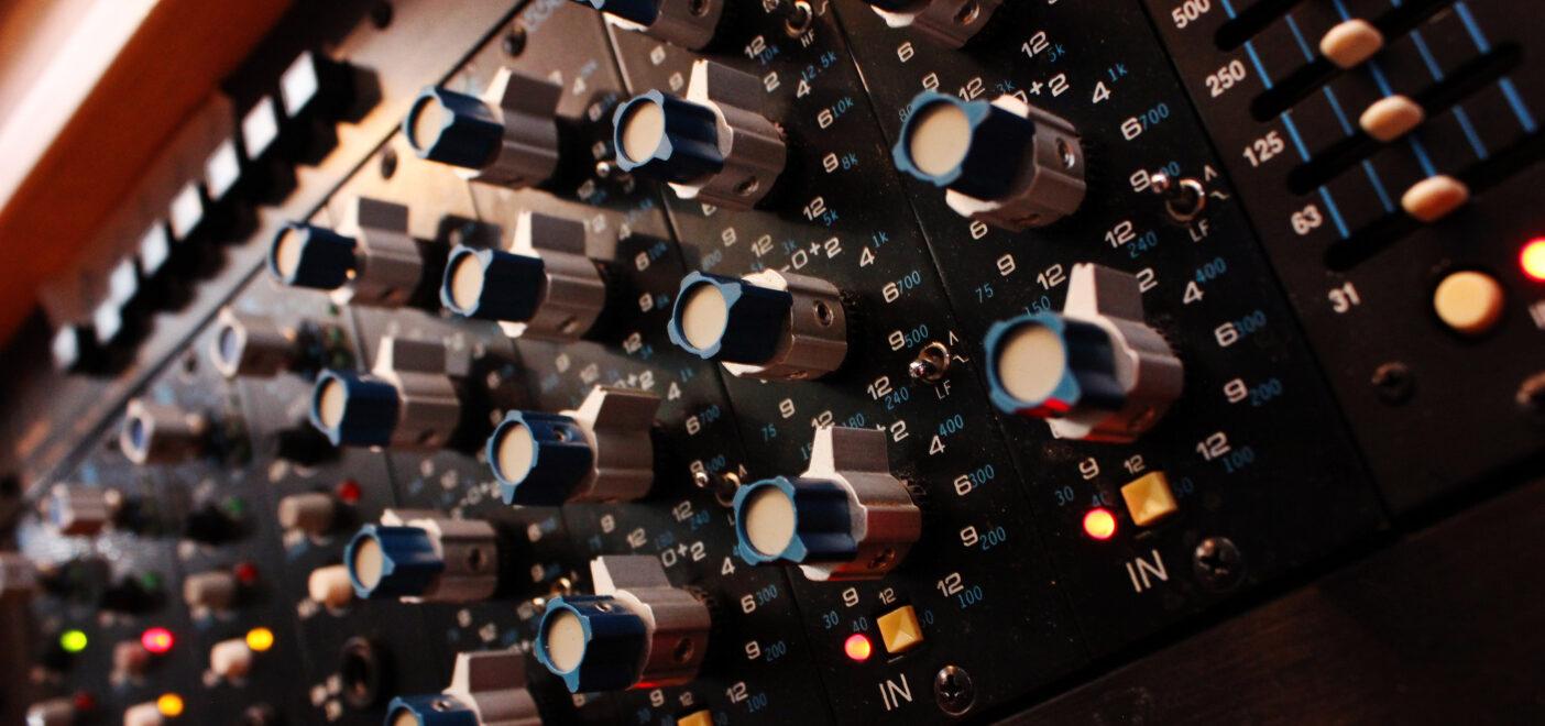 Types of EQ – Why you Should Only use One