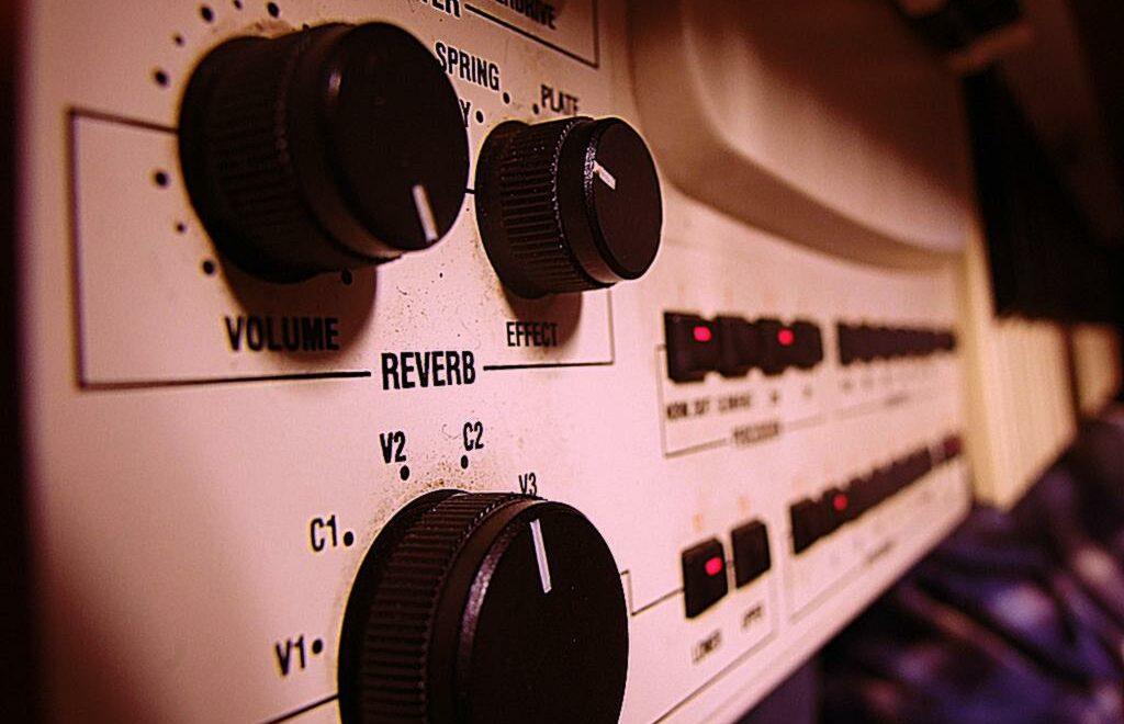 5 Types of Reverb and When To Use Them