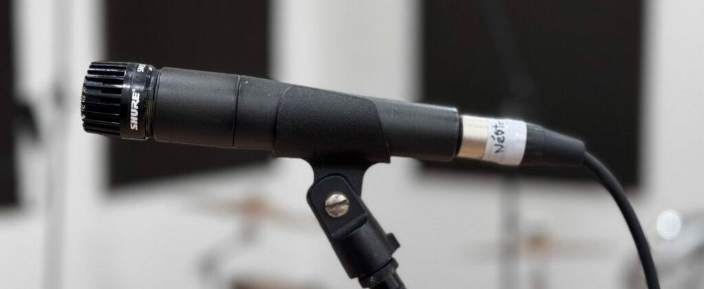 Shure sm57 dynamic microphone