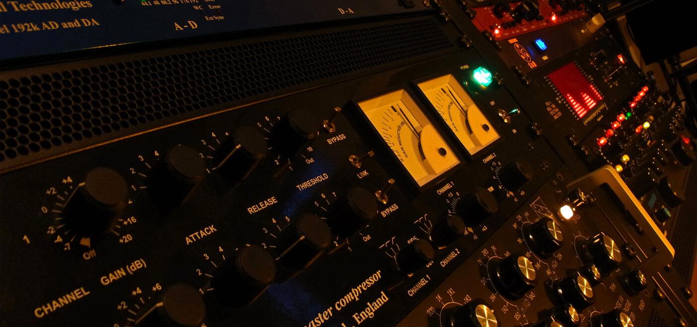 Top 5 Vintage Emulation and Saturation Plugins