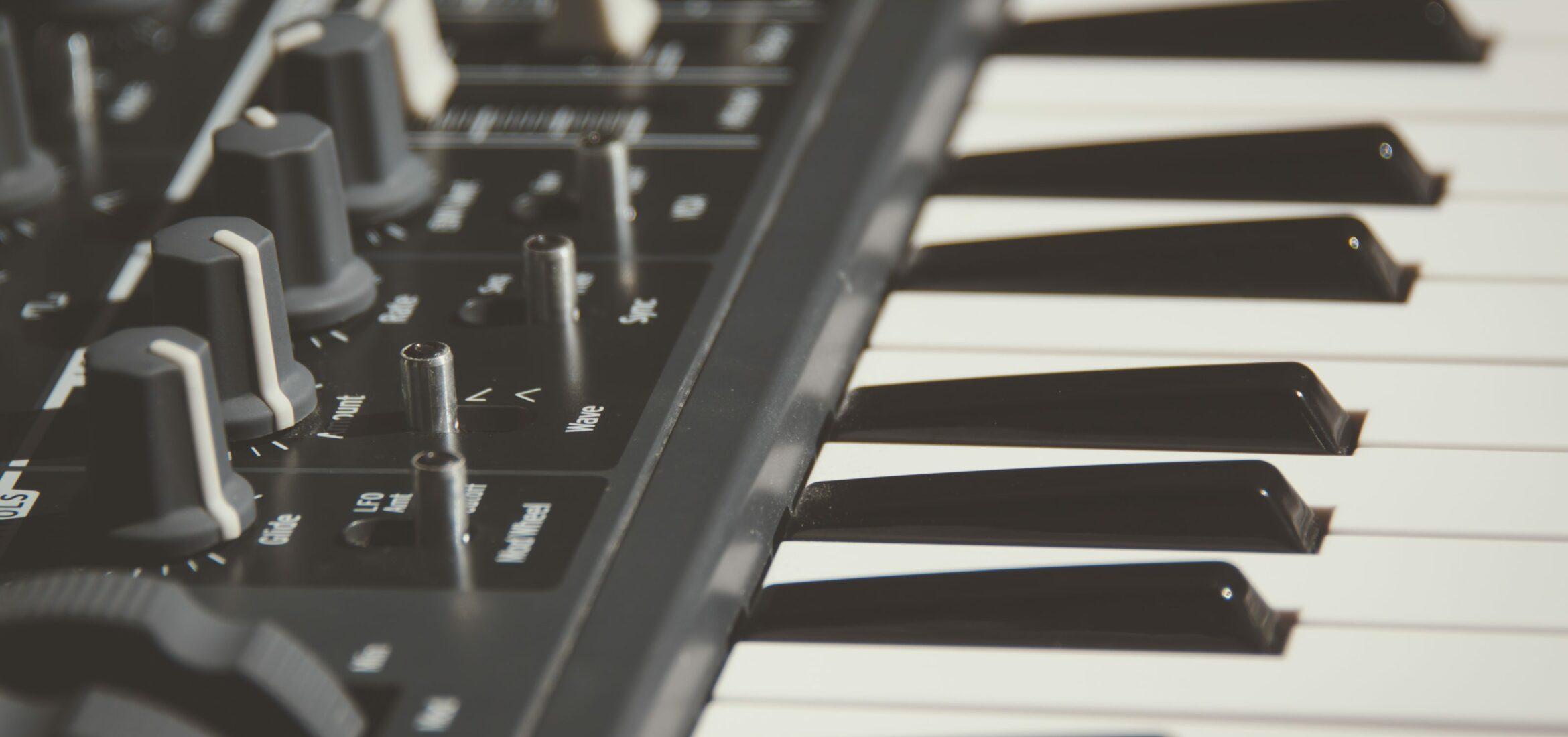 Choosing A MIDI Keyboard: The Key Guide