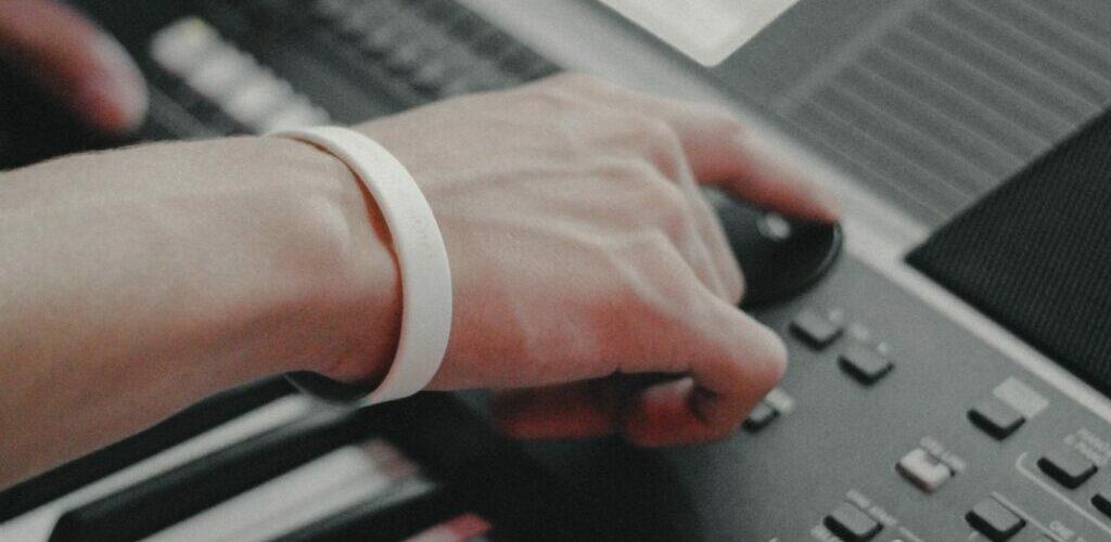 adjusting MIDI keyboard parameters