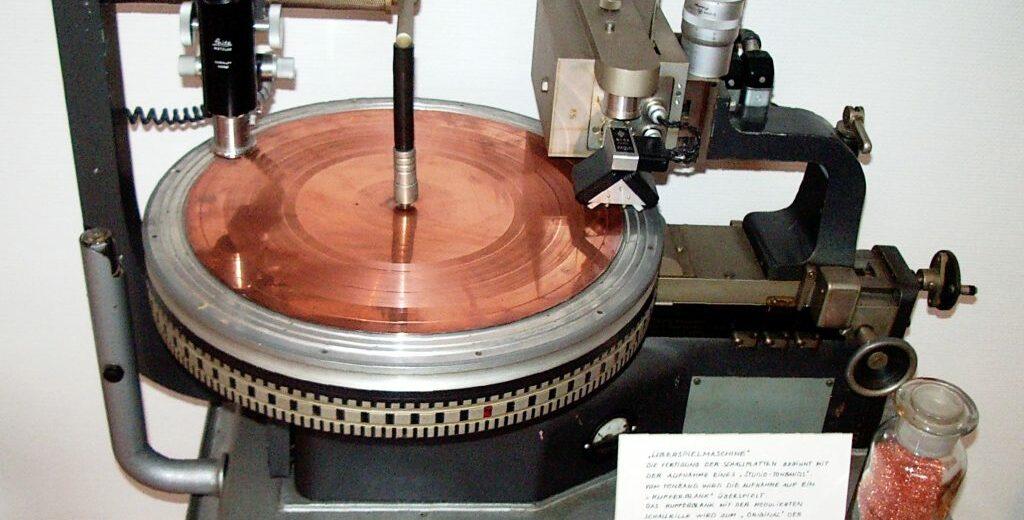 History of Mastering: Early disc cutting lathe