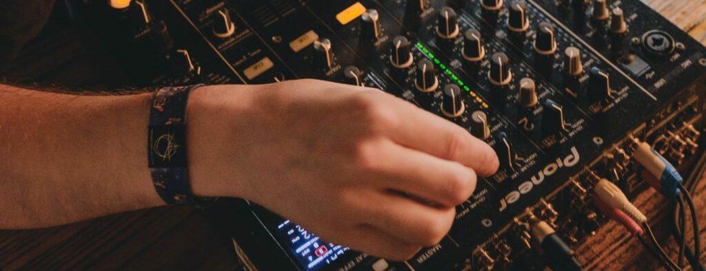 dj pioneer controller