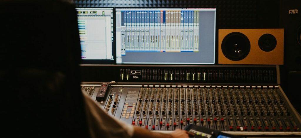audio engineer mastering with mix in mind