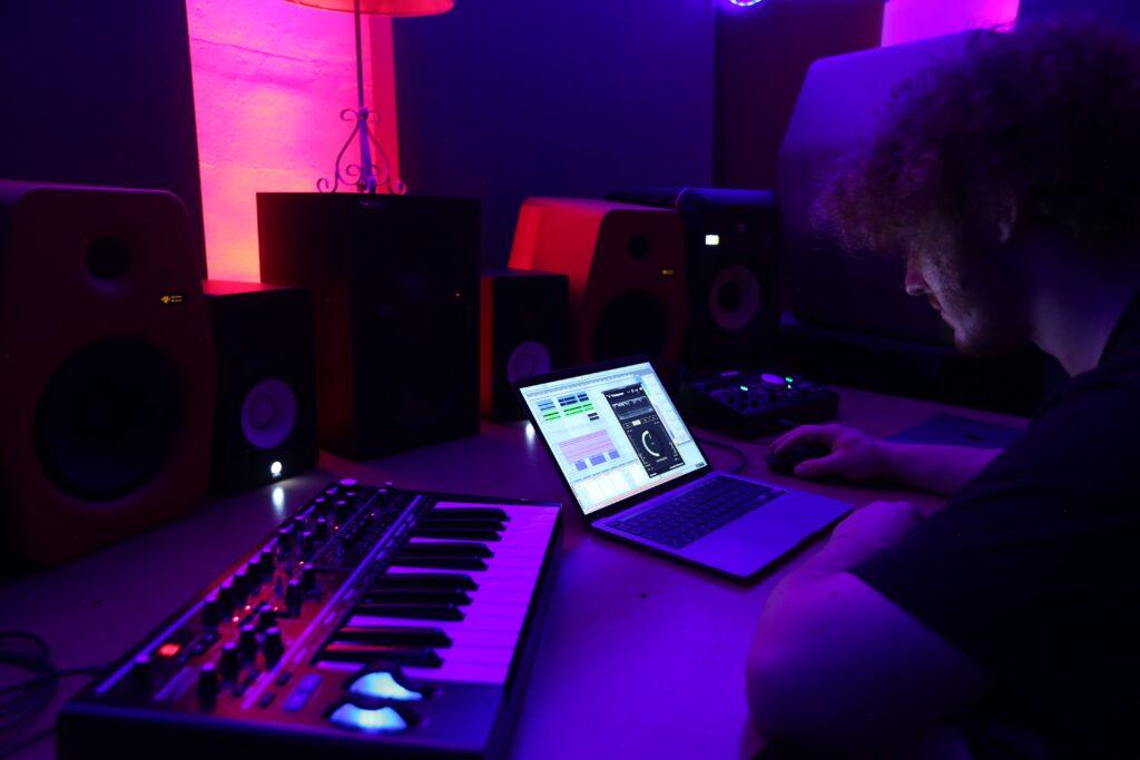 Applying audio compression in a recording studio