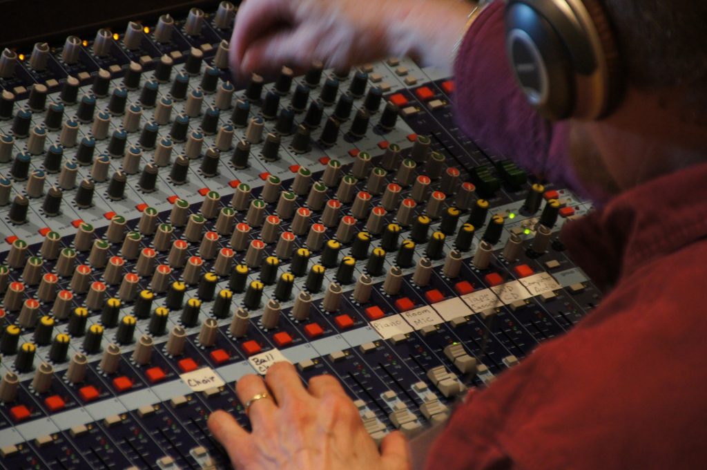 Mixing Electric Guitars 5 Tips to Properly Mix Electric Guitars