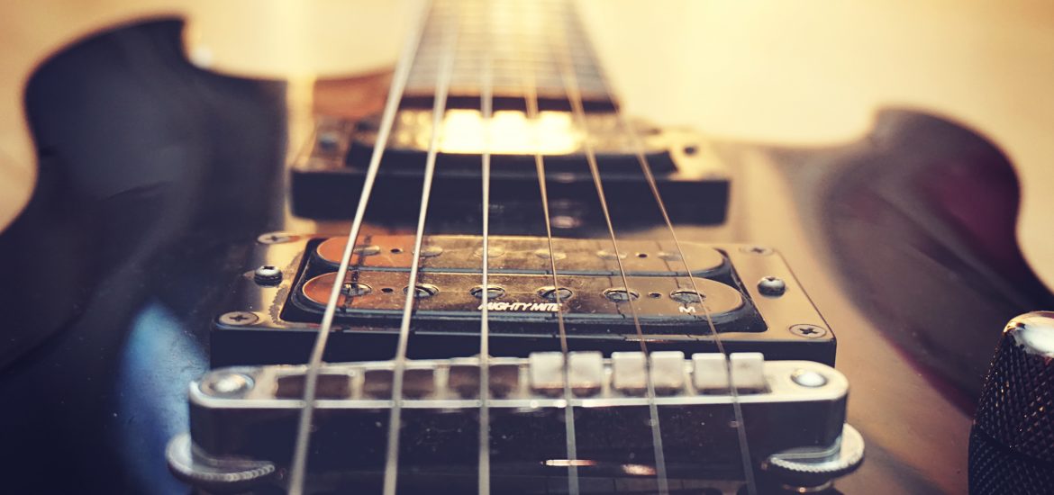 Choosing Your First Electric Guitar MasteringBOX