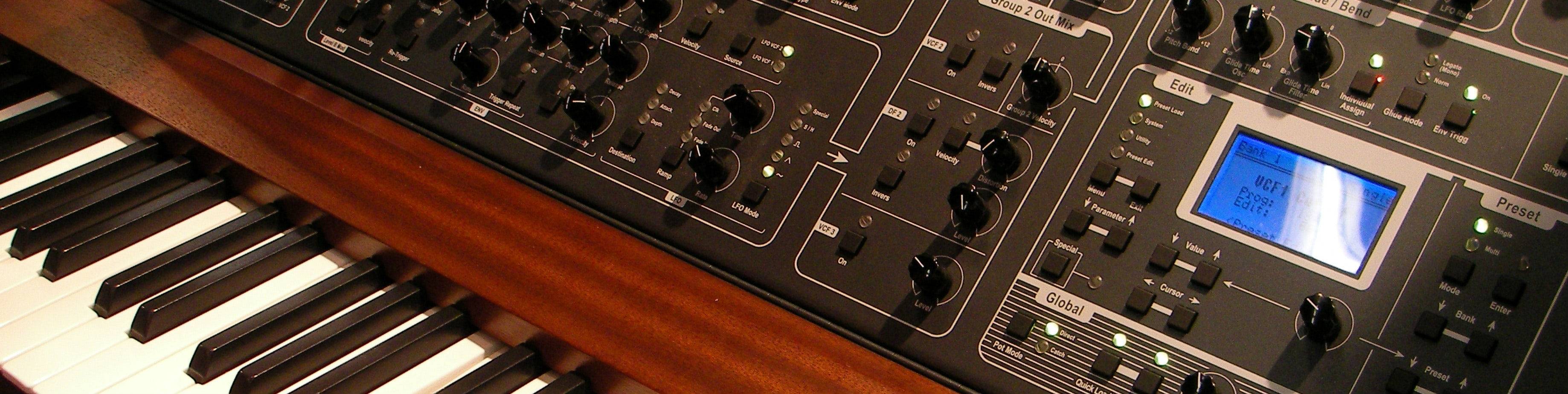 A large format synthesizer, 80s Sound